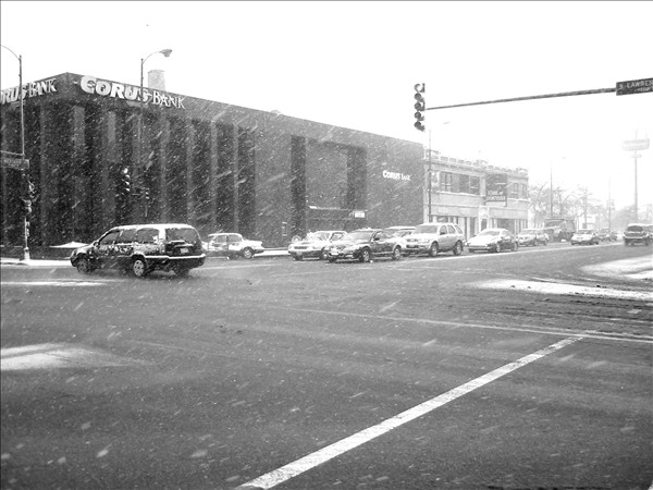 My last full day in Chicago and I lucked out and got a full fledged snow storm. Next few pictures are of my wanderings through this winter wonderland. Shot with my Canon S200.