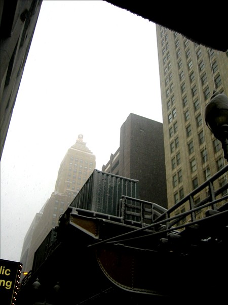 I decided to make my way down into the loop for some urban snow shots. Oddly enough, for the first time in my many times in Chicago, I found the loop almost completely deserted. Shot with my Canon S200.